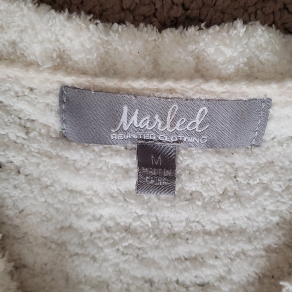 COPY - Marled ivory fuzzy high low v neck sweater sz M - Picture 3 of 5